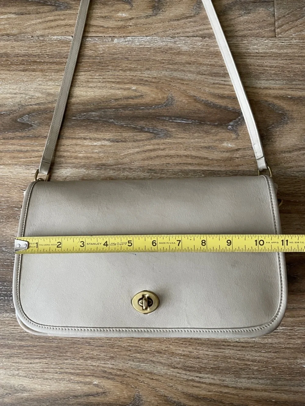 Coach Vintage Turnlock Shoulder Bag in Bone - Picture 10 of 16